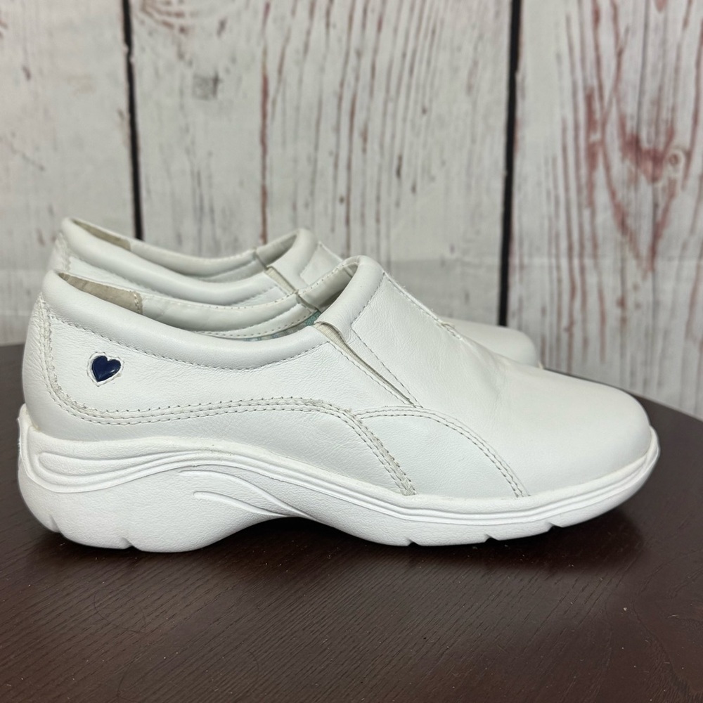 Nurse Mates White Sneakers size 6 EUC - Picture 3 of 14
